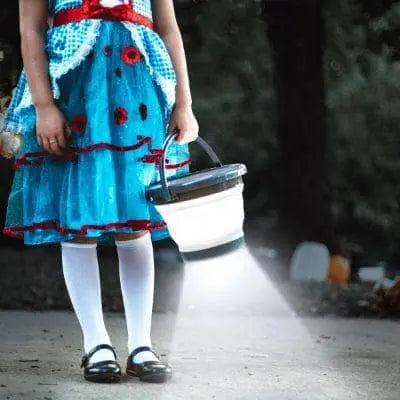 NEBO - BRITEBUCKET - Candy Bucket & Safety Light - 1.3 Gallon Collapsible Bucket w/ 200 lumen removable Magnetic work light - 3 Light Modes - 3 AAA Batteries (Included) - Becker Safety and Supply